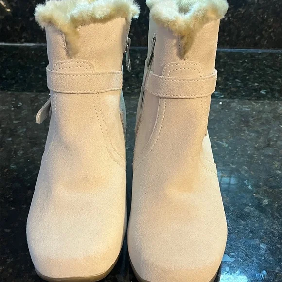 Women's Sporto Cream Ankle Boots - Picture 8 of 9